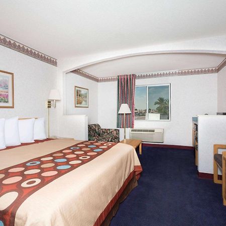 Days Inn By Wyndham Phoenix West Экстерьер фото