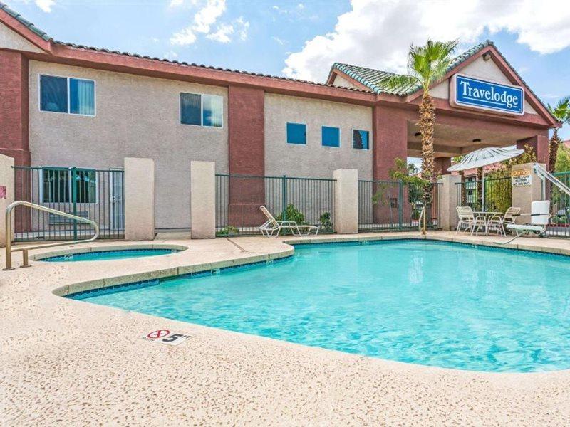 Days Inn By Wyndham Phoenix West Экстерьер фото